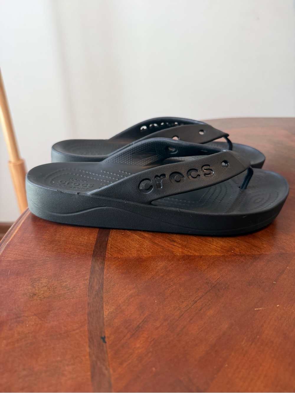 Crocs Baya Black Platform Sandals Chunky Flip Flops Women’s Size 9